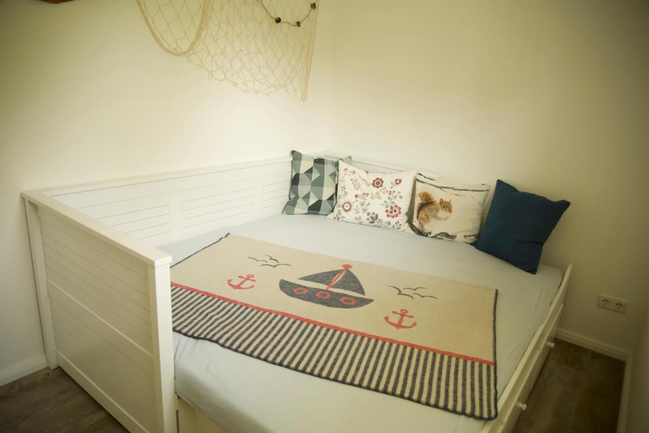Schoene Ferienwohnung Бреге Екстериор снимка